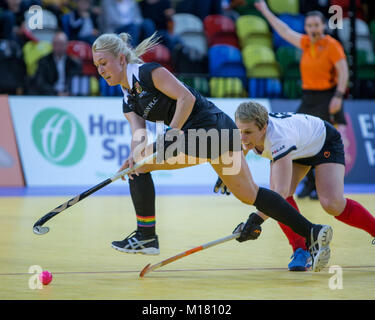 Womens Jaffa Super 6s finales à la boîte de cuivre Arena. Holcombe v Bowdon. Steph elliott Banque D'Images