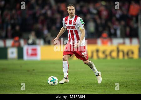 Numéro 33 de Cologne en action au cours de la Bundesliga match de football entre 1. FC Cologne et FC Augsburg le stade RheinEnergieStadion à Cologne, Allemagne, 27 janvier 2018. Photo : Federico Gambarini/dpa Banque D'Images