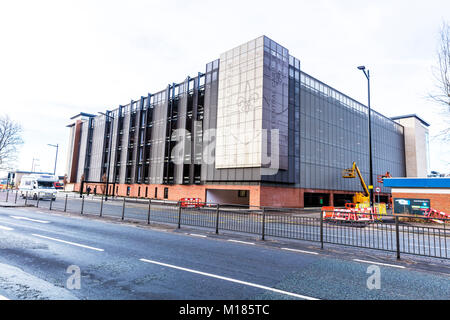 La Ville de Lincoln, Lincolnshire, Royaume-Uni. 28 janvier, 2018. Le tout nouveau Lincoln, à la fine pointe de la station de bus a ouvert ses portes le 28 janvier. La gare routière centrale de Lincoln fait partie du conseil de ville de Lincoln's £30millions de centre de transport qui, avec la nouvelle station, comprend un parking de l'espace 1 000, Ville de Lincoln, Lincolnshire, Angleterre Royaume-uni : Crédit Cornwall iconique/Alamy Live News Banque D'Images