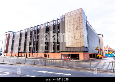 La Ville de Lincoln, Lincolnshire, Royaume-Uni. 28 janvier, 2018. Le tout nouveau Lincoln, à la fine pointe de la station de bus a ouvert ses portes le 28 janvier. La gare routière centrale de Lincoln fait partie du conseil de ville de Lincoln's £30millions de centre de transport qui, avec la nouvelle station, comprend un parking de l'espace 1 000, Ville de Lincoln, Lincolnshire, Angleterre Royaume-uni : Crédit Cornwall iconique/Alamy Live News Banque D'Images