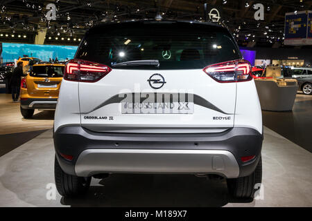 Bruxelles - 10/01/2018 : Opel Crossland X VUS multisegment compact voiture présentée au salon de l'Automobile de Bruxelles. Banque D'Images