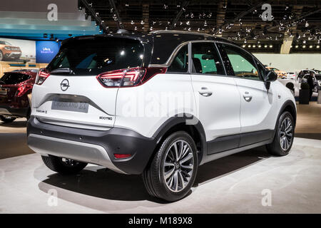 Bruxelles - 10/01/2018 : Opel Crossland X VUS multisegment compact voiture présentée au salon de l'Automobile de Bruxelles. Banque D'Images