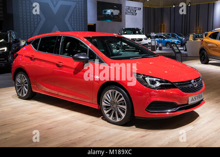 Bruxelles - 10/01/2018 : voiture Opel Astra illustré au Salon de l'Automobile de Bruxelles. Banque D'Images