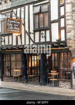 DARTMOUTH, DEVON - 06 JUIN 2009 : façade et panneau de l'hôtel Bayards Cove et de la Coffee House Banque D'Images