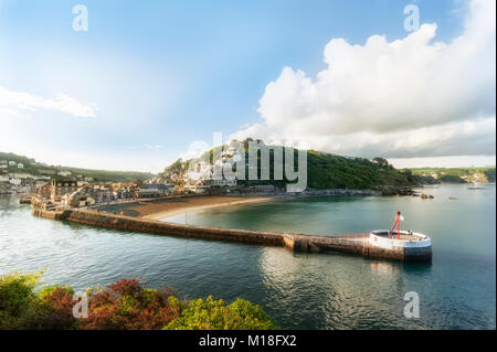 LOOE, CORNWALL - 06 JUIN 2009 : le quai de Banjo à la lumière du soir Banque D'Images