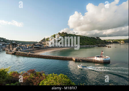 LOOE, CORNWALL - 06 JUIN 2009 : le quai de Banjo à la lumière du soir Banque D'Images