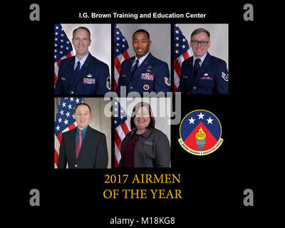 Depuis le haut, à gauche, le sergent-chef. Timothy Kinnan, Tech. Le Sgt. DeAndrew L. Williams, le s.. David T. Wethington, Dustin C. Russell, et Sabrina Tullock sont l'Air National Guard's I.G. Centre de formation et d'éducation de Brown 2017 aviateurs exceptionnels de l'année à McGhee Tyson ANG Base dans l'Est du Tennessee. (U.S. Fichier de la Garde nationale aérienne Banque D'Images