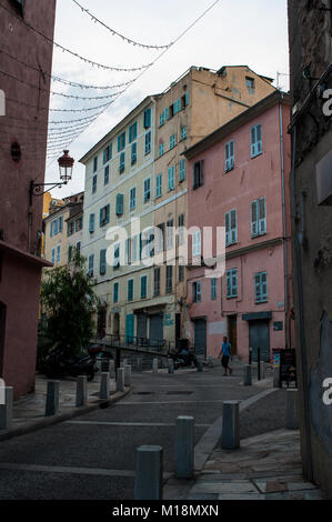 Corse : les rues et ruelles de l'ancienne citadelle de Bastia, la ville dans le nord-est à la base du Cap Corse Banque D'Images