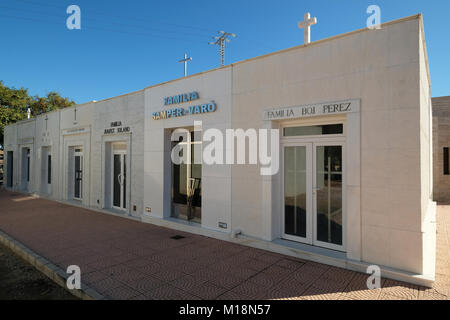 Torrevieja, Espagne - 22 janvier 2018 : dans un cimetière de la ville de Torrevieja. Costa Blanca. Espagne Banque D'Images