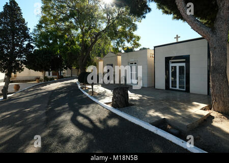 Torrevieja, Espagne - 22 janvier 2018 : dans un cimetière de la ville de Torrevieja. Costa Blanca. Espagne Banque D'Images