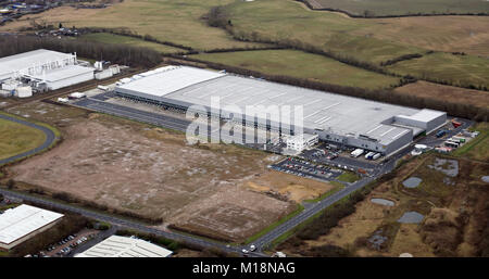 Vue aérienne d'un centre de distribution Lidl RDC, Newton Aycliffe, County Durham UK Banque D'Images