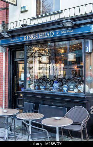 Le Kings Head pub sur Victoria Street, Bristol, Royaume-Uni. L'une des nombreuses bonnes pubs locaux. Banque D'Images