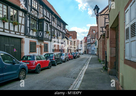 Impressions de la ville historique de Wissembourg (Weissenburg) dans la région d'Alsace, France. Banque D'Images