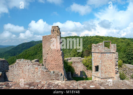 Vue depuis le château de Madenburg ruine près de Landau in der Pfalz, Allemagne. Banque D'Images