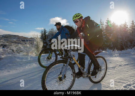 Avenant à la Strathpuffer 24 heures de vélo de montagne dans la région de Strathpeffer dans les Highlands écossais. Banque D'Images