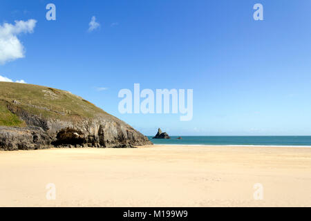 Vaste Havre idyllique près de South Beach Bosherston abandonné dans soleil du printemps, Pembrokeshire, Pays de Galles, Royaume-Uni Banque D'Images