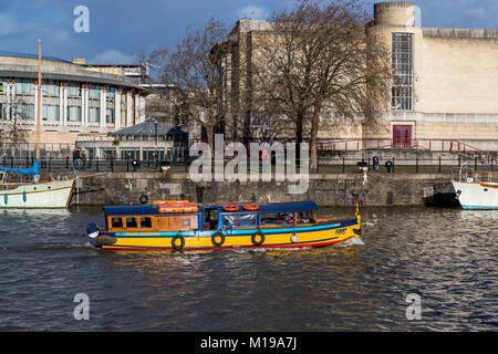 Bristol ferry fonctionne comme un service de taxi de l'eau et se double d'un fournisseur de voyage du port touristique, Bristol, Royaume-Uni. Banque D'Images