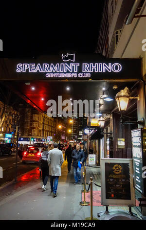 Spearmint Rhino club de gentlemen sur Tottenham Court Road, Londres, UK Banque D'Images