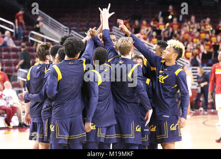 Los Angeles, USA. 28 janvier, 2018. California Golden Bears avant un match de basket-ball de NCAA entre les Cal Bears vs USC Trojans au Galen Center de Los Angeles, CA : Crédit : Cal Sport Media/Alamy Live News Banque D'Images