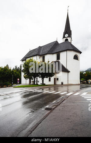 L'église et de bâtiments à Cortina d'Ampezzo Banque D'Images