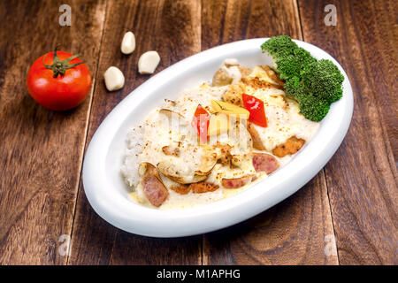 Le riz cuit avec des fruits de mer Banque D'Images