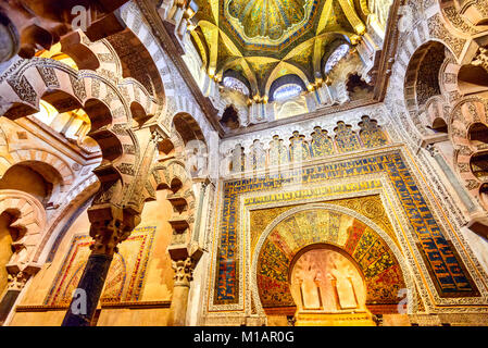 Cordoue, Espagne - 11 MAI 2016 : Cordoue, Espagne, intérieur de la Grande Mosquée de Cordoue, en Andalousie. Banque D'Images