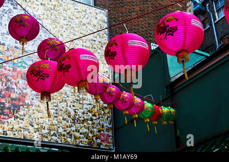 Lanterne Rouge dans le quartier chinois le nouvel an chinois à Londres Banque D'Images