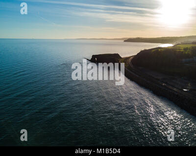 L'emblématique red rock à Dawlish Warren pris de l'air. Banque D'Images