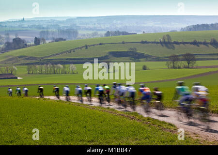 Les Pays-Bas, Gulpen. Les cyclistes qui prennent part à des tourversion Amstel Gold Race. Banque D'Images