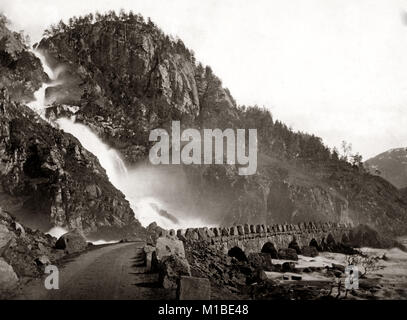 Lattefossen cascade, Odda, Norvège, c.1880 Banque D'Images