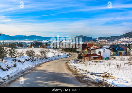 Vue panoramique à en paysage d'hiver à Kupres ski resort, la Bosnie-et-Herzégovine. Banque D'Images