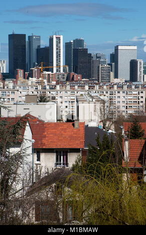 AJAXNETPHOTO. 1ER AVRIL, 2006. PARIS, FRANCE. - Tours DE LA DÉFENSE DANS LE QUARTIER DES AFFAIRES. PHOTO:JONATHAN EASTLAND/AJAX REF : D1X60104 840 Banque D'Images