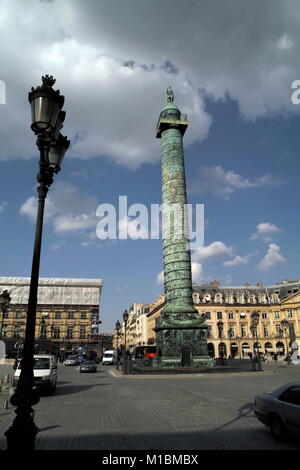 AJAXNETPHOTO. 2008 - PARIS, FRANCE. - Colonne -La Colonne de bronze de la Place Vendôme Vendôme.1er Arondisssement. PHOTO:JONATHAN EASTLAND/AJAX REF:81604 320 Banque D'Images