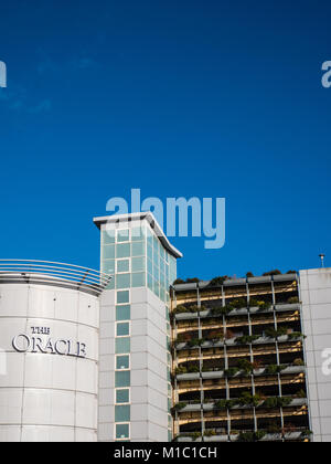 Le centre commercial Oracle, Reading, Berkshire, Angleterre Banque D'Images