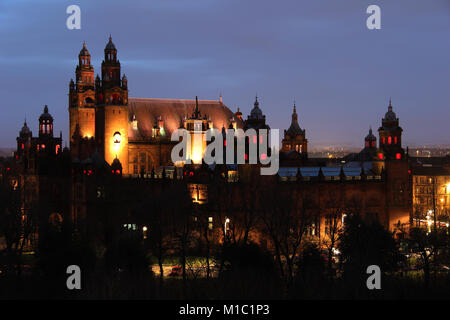 Kelvingrove Art Gallery and Museum, Glasgow, Ecosse, UK at Dusk Banque D'Images