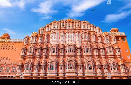 Hawa Mahal (palais royal Rajasthan Jaipur construit avec du grès rouge et rose. Banque D'Images