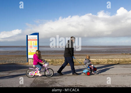 Hall Marine South beach, Fleetwood, Lancashire. Météo britannique. 29 janvier, 2018. Froid, vif, journée ensoleillée sur la côte. /AlamyLiveNews MediaWorldImages : crédit. Banque D'Images