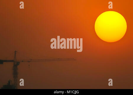 Taiyuan, Taiyuan, Chine. 30Th Jan, 2018. Taiyuan, Chine-Sunrise paysages à Jinyang Lake à Taiyuan, Province de Shanxi en Chine du nord. Crédit : SIPA Asie/ZUMA/Alamy Fil Live News Banque D'Images