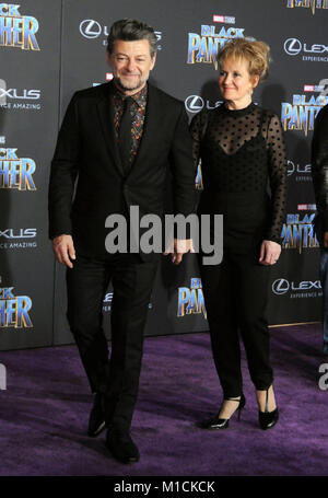 Los Angeles, Californie, USA. 29 janvier, 2018. (L-R) acteur Andy Serkis et épouse l'actrice Lorraine Ashbourne assiste à la première mondiale de Marvel Studios' 'Black Panther' au Kodak Theater Le 29 janvier 2018 à Los Angeles, Californie. Photo de Barry King/Alamy Live News Banque D'Images