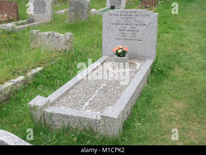 Tombe de l'ancien Premier Ministre britannique Harold Wilson, ancienne église St Marys, Vieille Ville, St Marys, Penzance, Cornwall, England, UK Banque D'Images