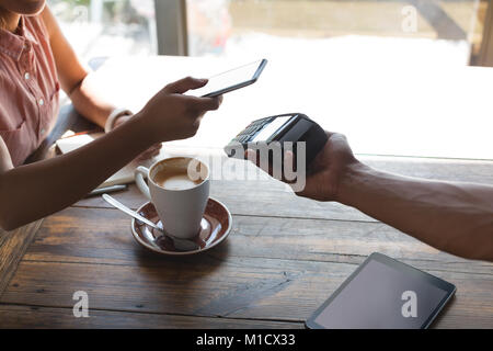 Portrait de vos paiements sur téléphone mobile Banque D'Images