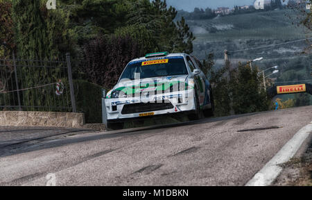 Saint-marin, Saint-marin - OTT 21 - 2017 : Ford Focus WRC 2002 rallye de voitures de course anciennes LA LÉGENDE 2017 la célèbre course historique de Saint-Marin Banque D'Images