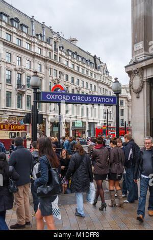 La station de métro Oxford Circus, Londres, Royaume-Uni, UK Banque D'Images