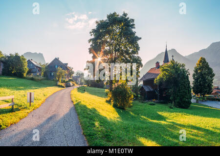 Amazing matin dans le village Resslern Banque D'Images