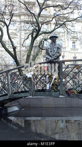 Statue d'Imre Nagy Budapest Hongrie Banque D'Images