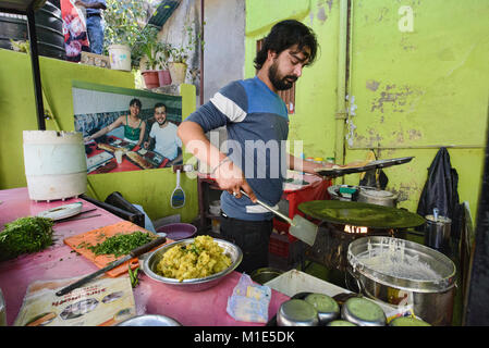 La célèbre Masala Dosa à Udaipur, Rajasthan, Inde Banque D'Images