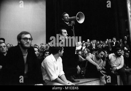 Philippe Gras / Le Pictorium - Mai 68 - 1968 - France / Ile-de-France (région) / Paris - Jean-Louis Barrault, au Théâtre de l'Odéon, 1968 Banque D'Images