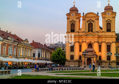 La cathédrale Catholique St George sur Union Square, Timisoara, Roumanie. 2017. Banque D'Images