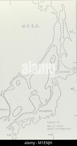 Cet atlas 1970 présente des données sur la transparence de l'eau océanique en utilisant des mesures de disque Secchi et des codes de couleur Forel-Ule, fournissant une référence complète pour comprendre la qualité et la transparence de l'eau océanique dans le monde entier. Banque D'Images
