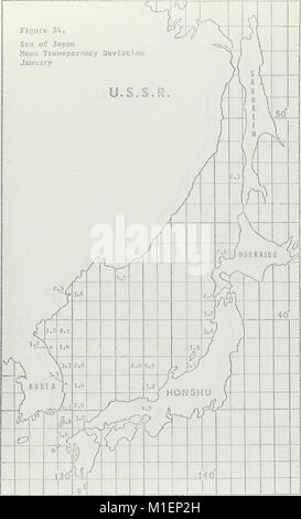 Cet atlas de 1970 présente des données sur les mesures de transparence des disques Secchi et les codes couleur Forel-Ule, qui sont utilisés pour évaluer la clarté de l'eau et les conditions océaniques dans le monde entier. Banque D'Images